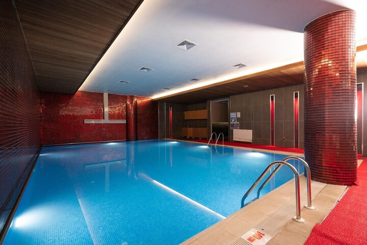 Pool 105 of 175
