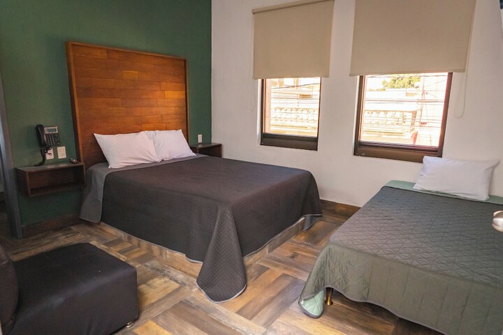 Room 8 of 11
