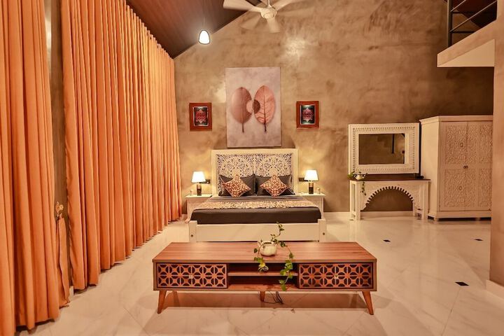 Room 3 of 35