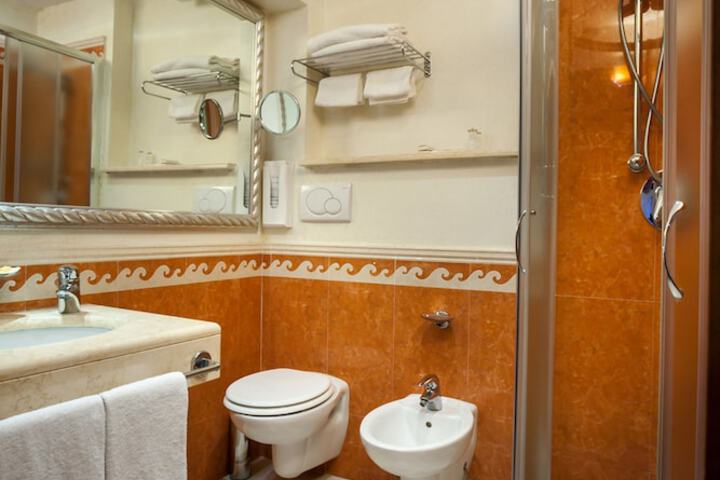 Room 37 of 111
