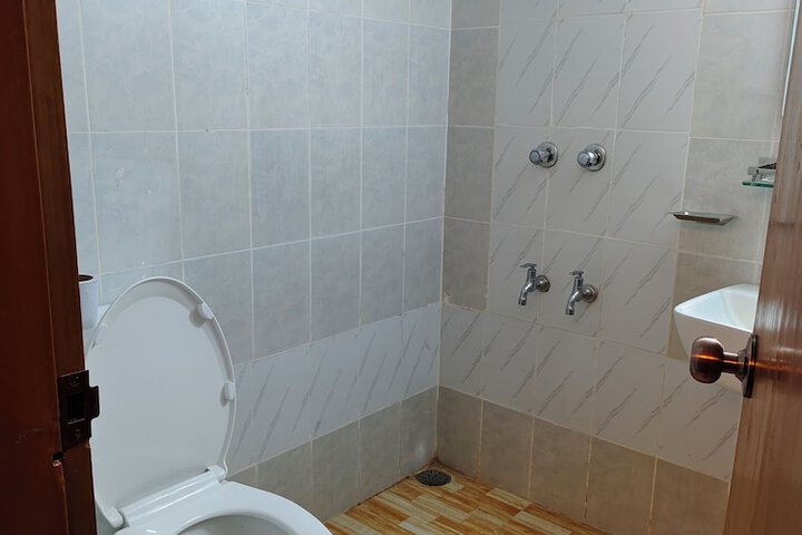 Room 9 of 9