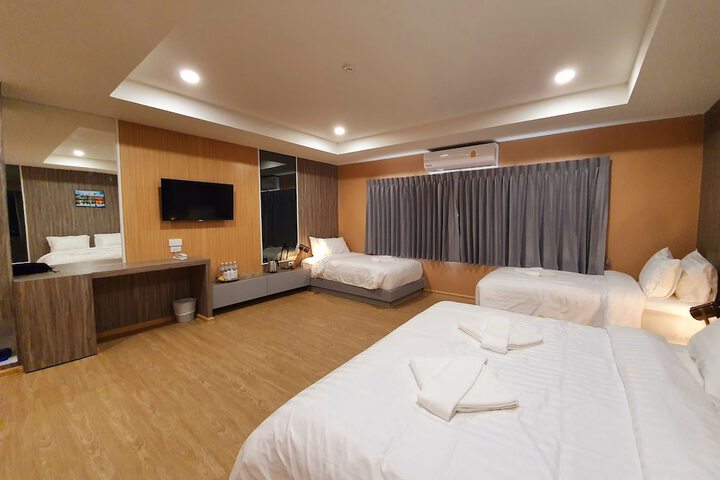 Room 25 of 164