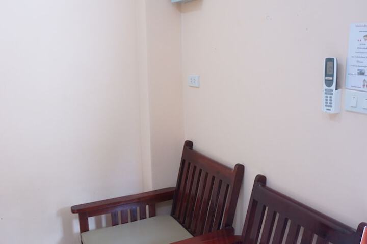 Room 21 of 38