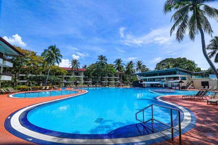 Pools & Facilities