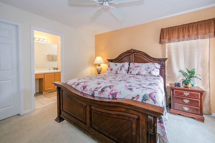 Room 7 of 27