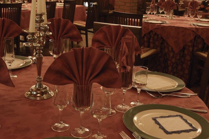 Dining 32 of 41