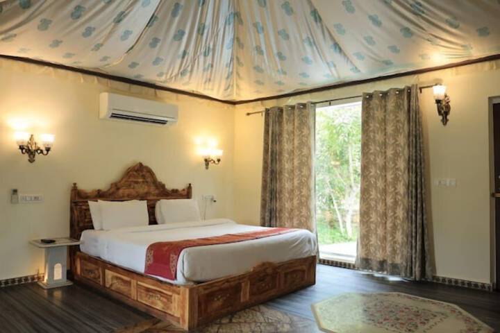 Room 28 of 103