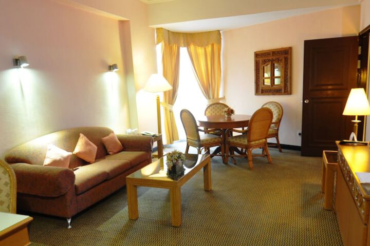Room 16 of 40