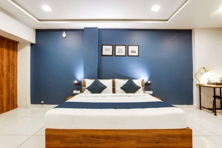 Room 18 of 25