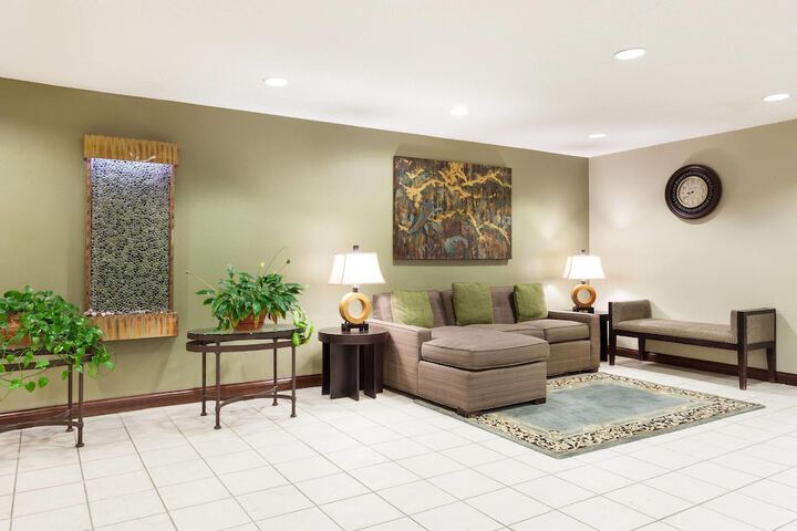 Guest Lobby