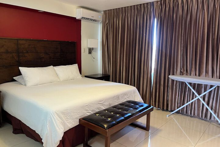 Room 6 of 31