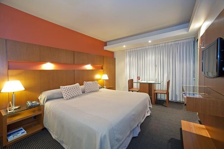 Room 5 of 80