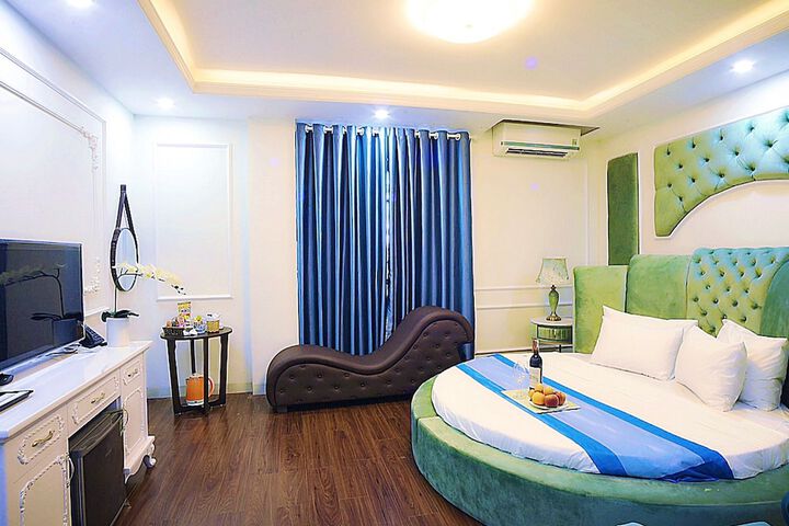 Room 17 of 29