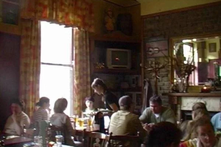 Dining 15 of 16