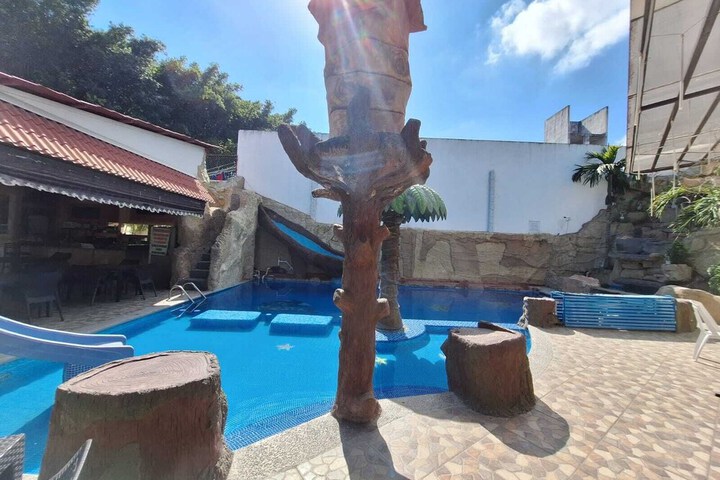Pool 29 of 37