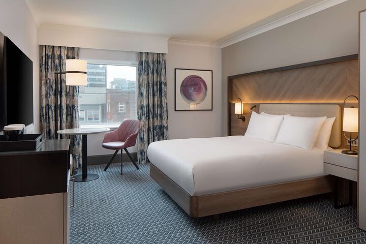 Room 30 of 190