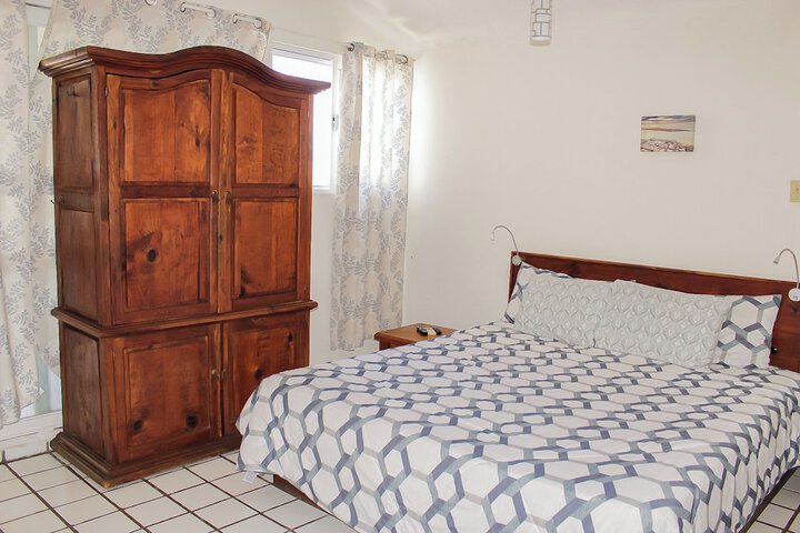 Room 2 of 9