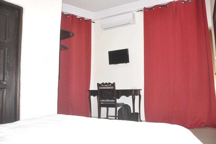 Room 4 of 35