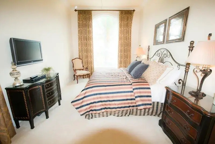 Room 7 of 20