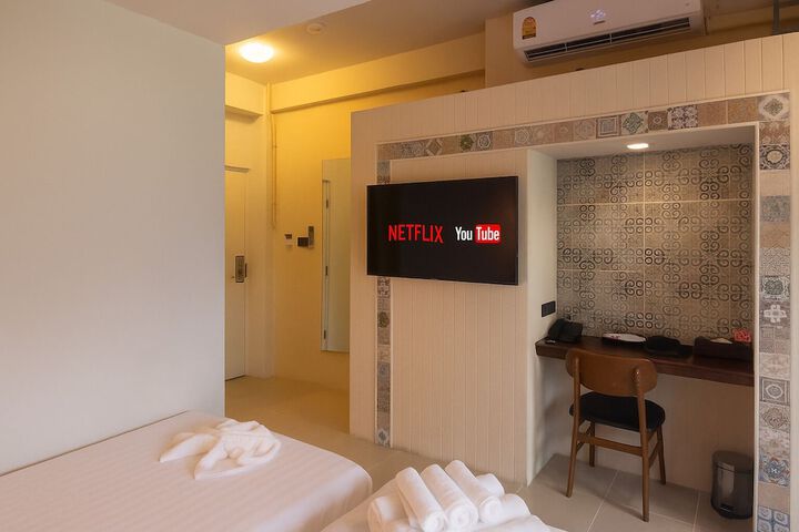 Room 52 of 133