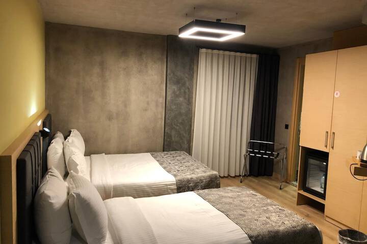 Room 13 of 39