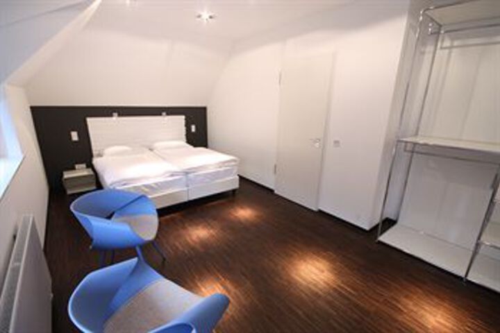 Room 15 of 21