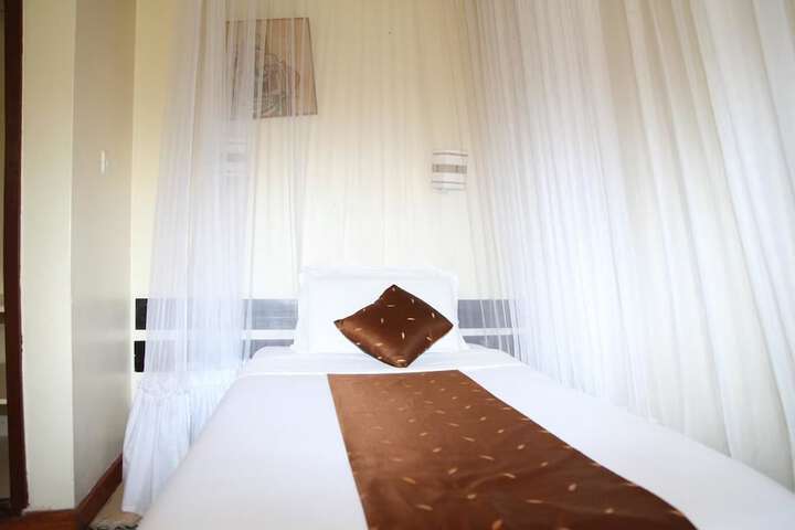 Room 5 of 30