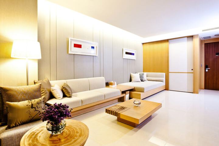Room 51 of 74