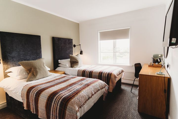 Room 11 of 42