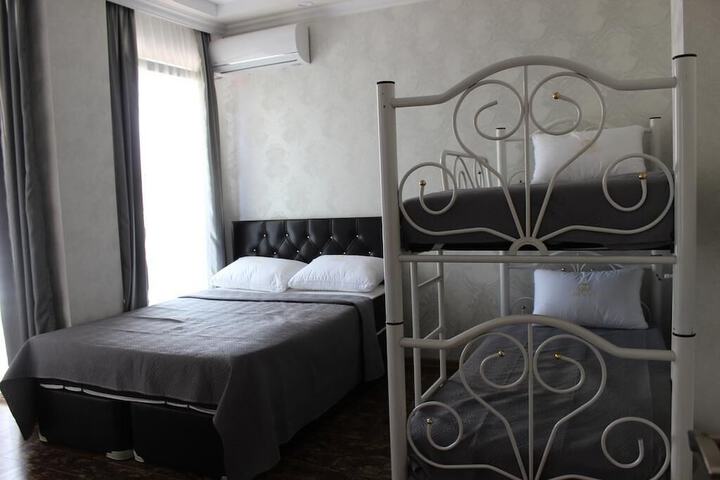 Room 14 of 27