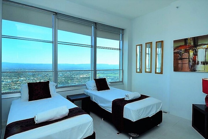 Room 14 of 87