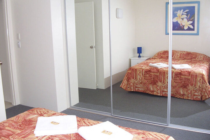 Room 8 of 68