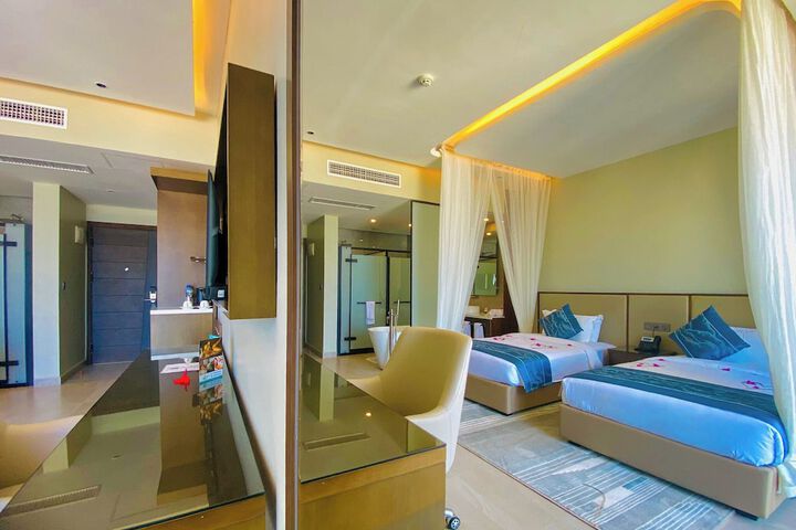 Room 43 of 120