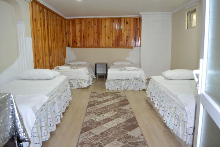 Room 4 of 14
