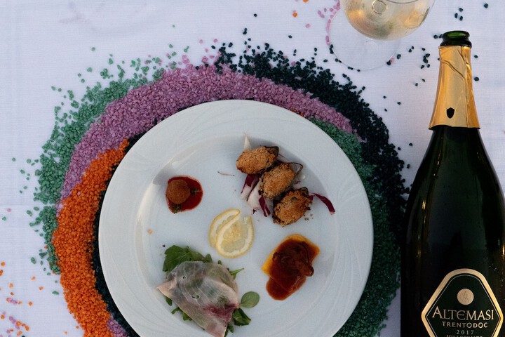 Dining 73 of 104