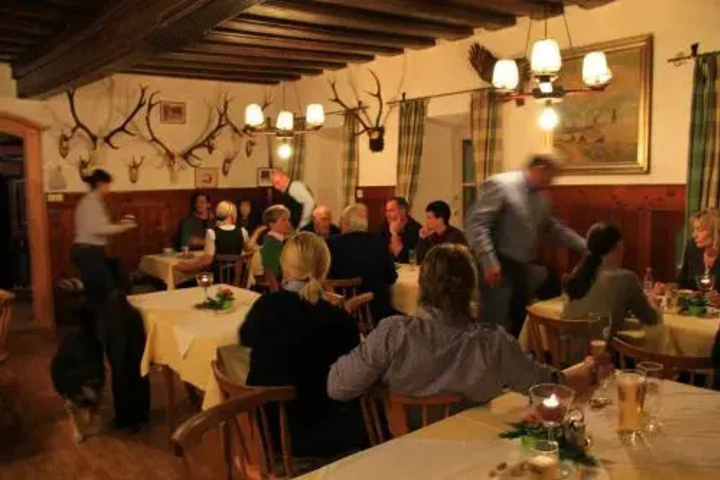 Dining 13 of 15
