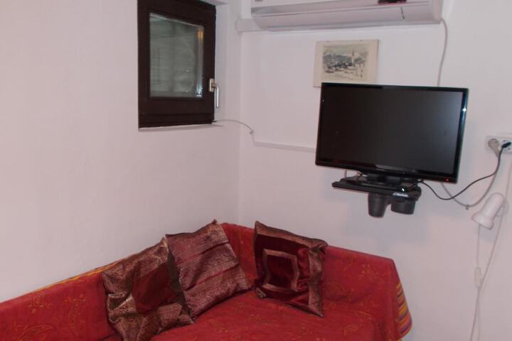 Room 18 of 52