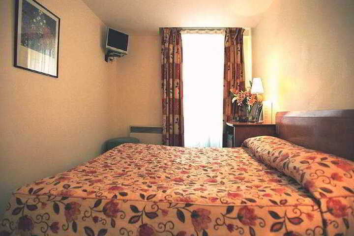 Room 2 of 4