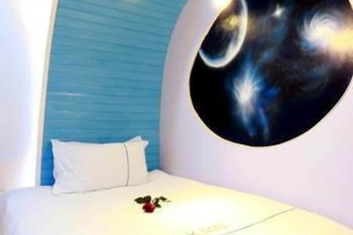 Room 3 of 8