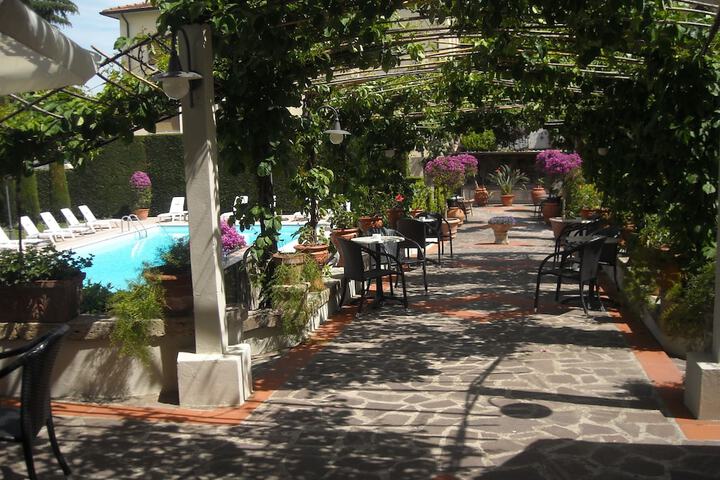Hotel Exterior 36 of 39