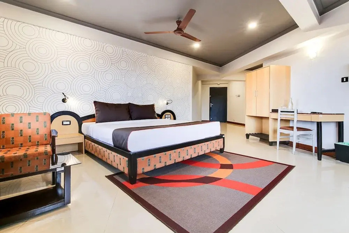 Room 4 of 13