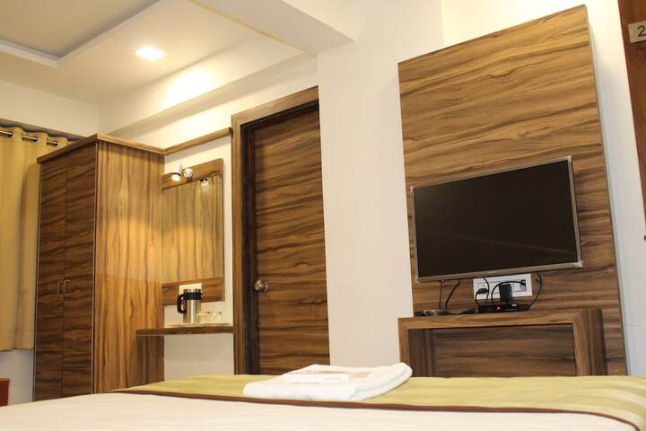 Room 8 of 21