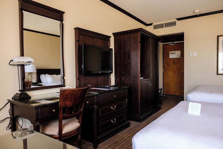 Room 7 of 70