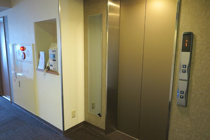 Ballroom/Hall 45 of 46