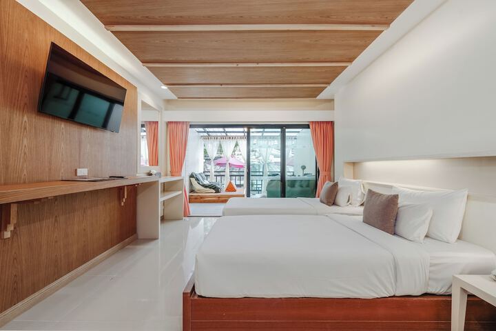 Room 25 of 118