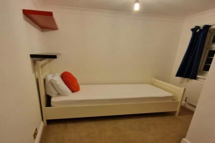 Room 5 of 23