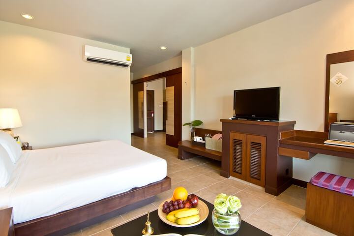 Room 9 of 36