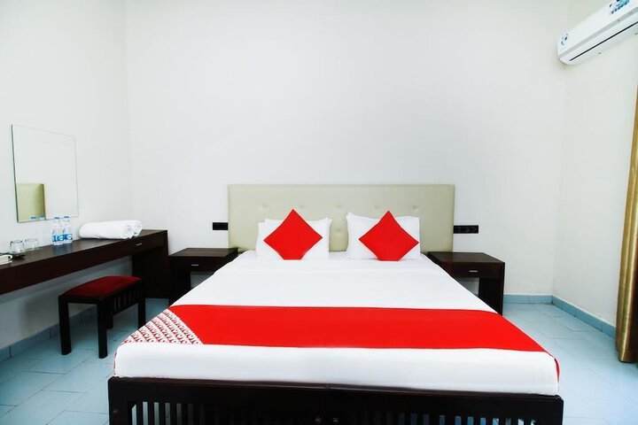 Room 8 of 19