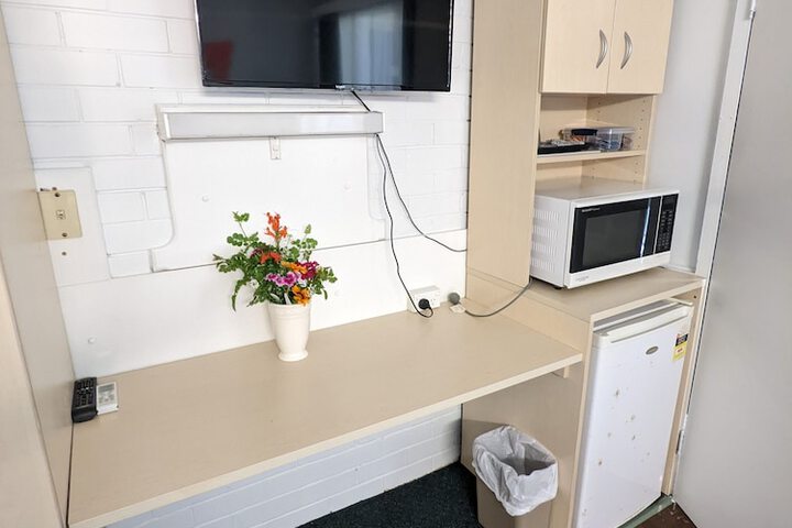 Room 5 of 40