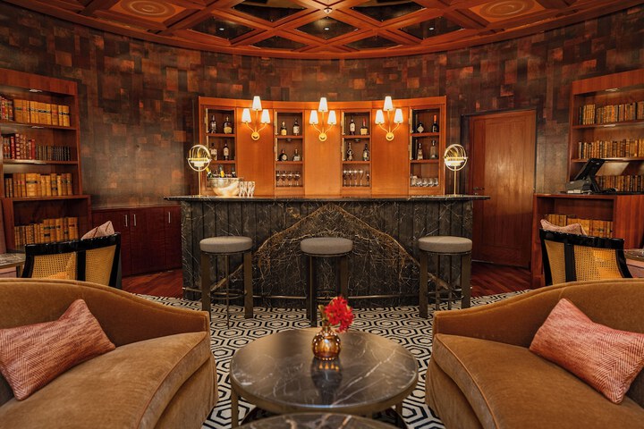 Lounge 149 of 191